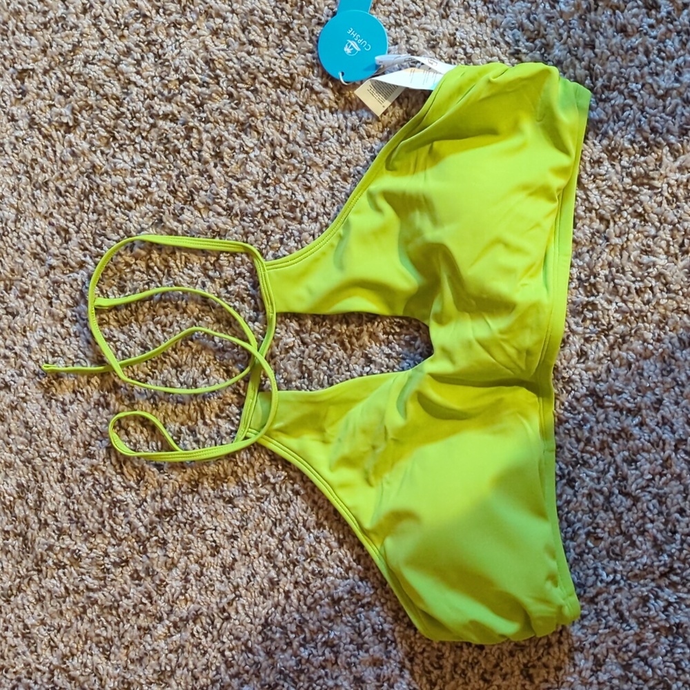 NWT bikini top